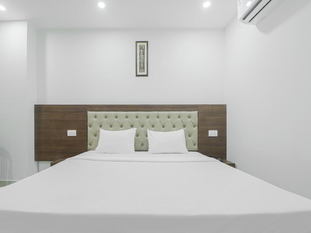 Oyo Townhouse 853 Hotel The Royal Aroma Haridwār Exterior foto